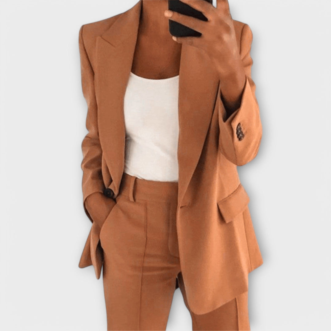 Elegantní dvoudílný outfit pro ženy