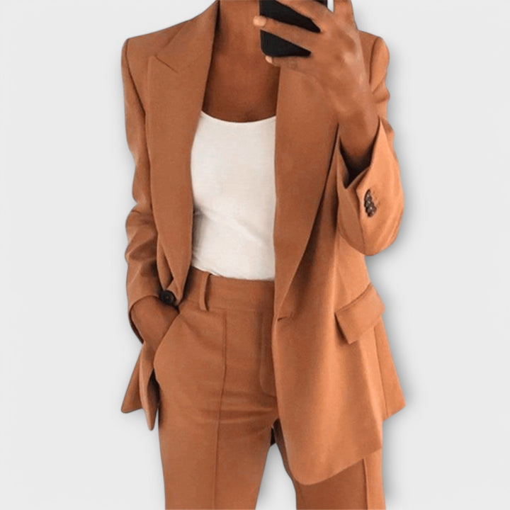 Elegantní dvoudílný outfit pro ženy