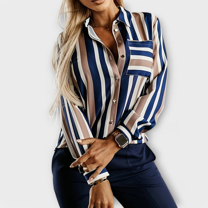 Emily – ležérní a uvolněná: pruhovaná halenka